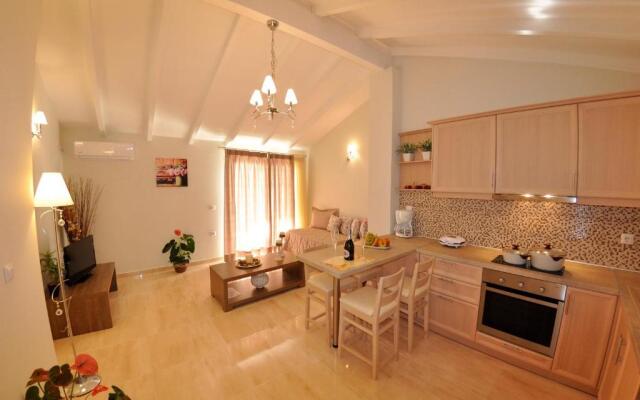 Mazis Apartments