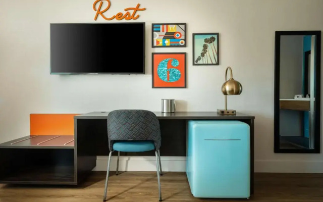 Motel 6 Santa Barbara, CA - Beach