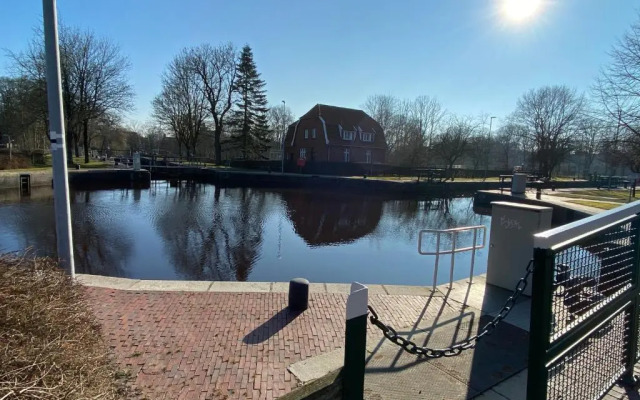 Charmante Altbauwohnung an der Kesselschleuse 3