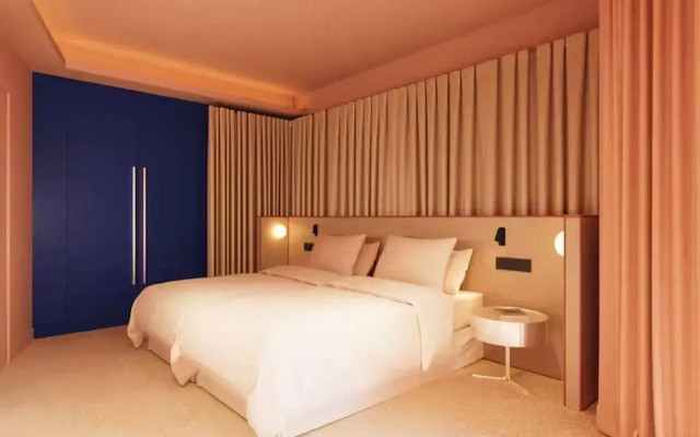 Cenica Porto Hotel, Curio Collection by Hilton