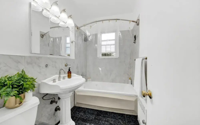 Spacious 3BR Luxe Escape near NYC