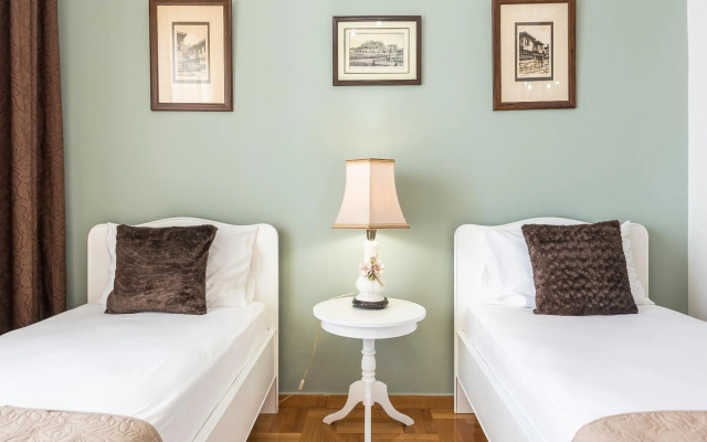 Sophisticated Family House With Acropolis View