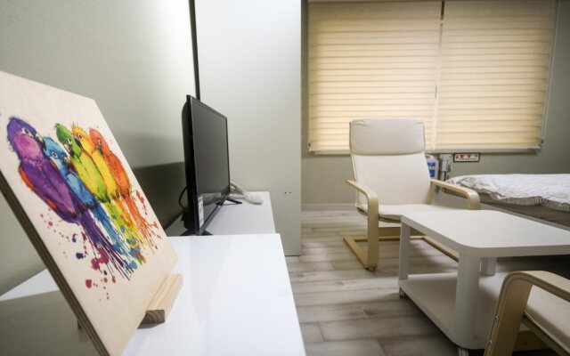BLUEHUM Guesthouse - Hostel