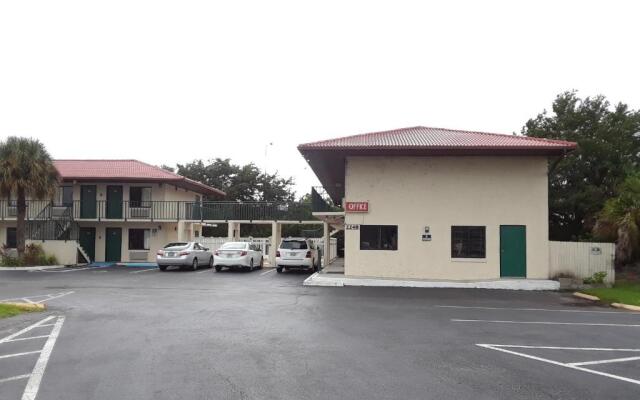 Riviera Motel