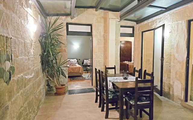 Maltese-Style APT - 5 mins from Valletta