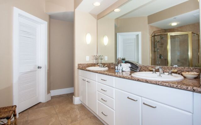 Crd1011 3 Bedroom Condo