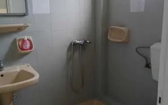 Dennis Apartments
