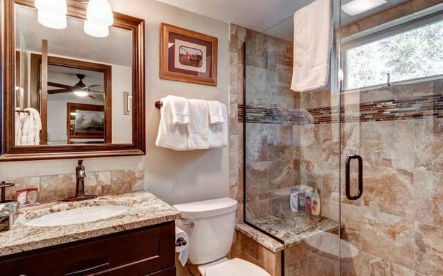 1001 Grandview C14 by RedAwning