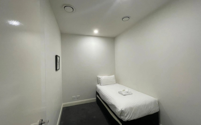 Knightsbridge Canberra – Guest Rooms – Kingston