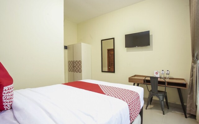 Eirini Family Homestay by OYO Rooms