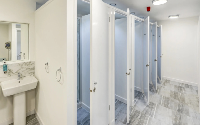 OYO Plymouth Central Hotel