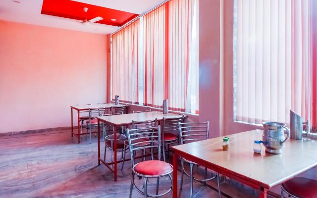 Prince Mama by OYO Rooms