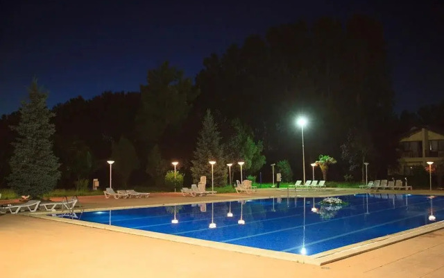 Grand Astra Resort Hotel