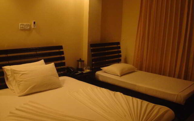 City Beach Hotel