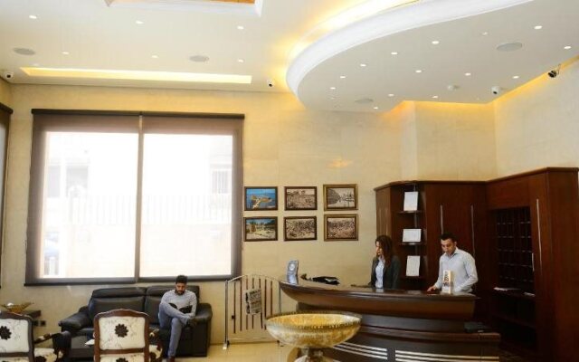 Dolphin Royal Suites