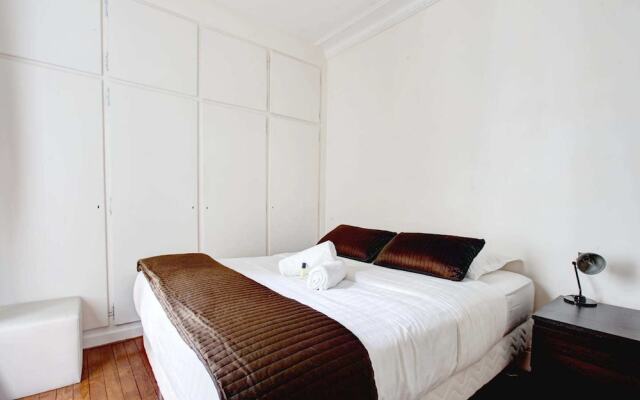 Spacious Family Apartment Near Bois de Boulogne