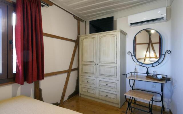 Stafilos House