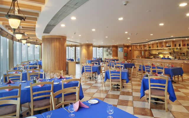 Crowne Plaza Zhuhai City Center by IHG