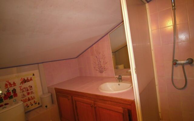 Welcoming Holiday Home with Private Pool in Cereste