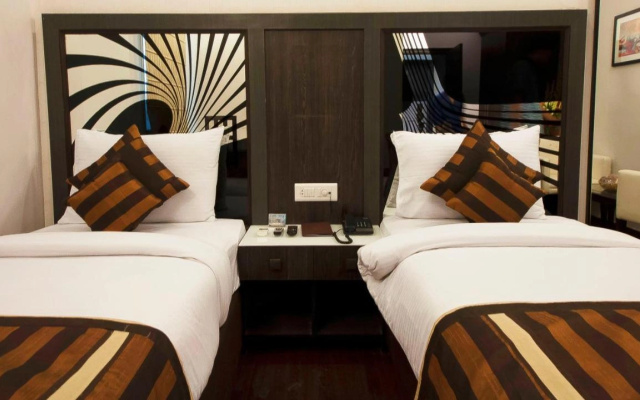 Hotels Pitrashish Grand