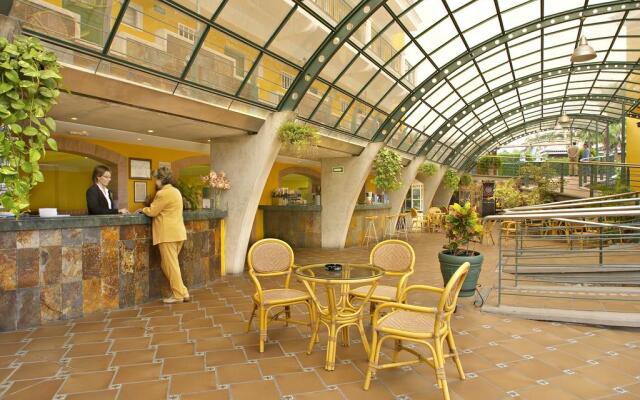 Apartamentos La Carabela