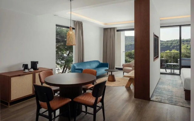 The Isolano, Cres, Autograph Collection