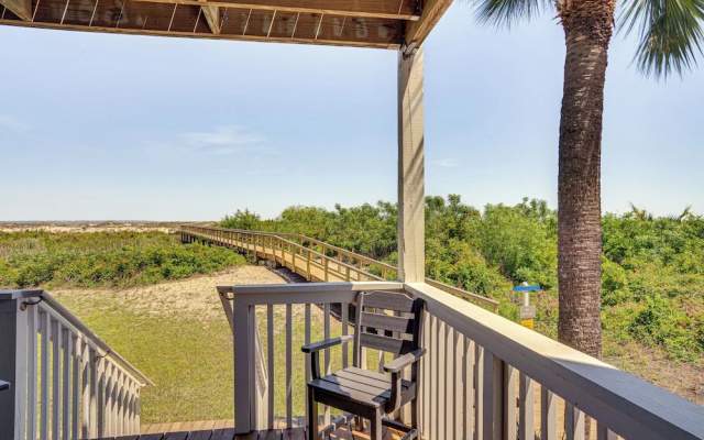 St Helena Island Condo w/ Beach Views & Porch!