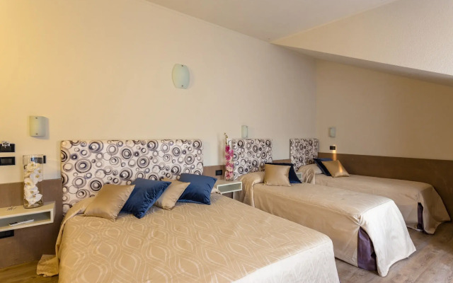 Le Palme - Adults Only (10 years old)