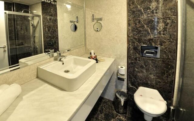 Etap Altinel Aliaga Hotel