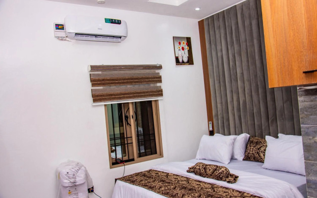 NIFEWAT APARTMENT leed studio apartment with gym, Netflix and WiFi