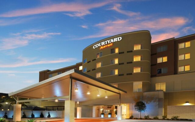 Courtyard Houston Pearland