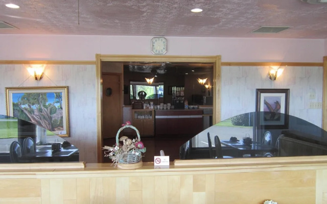 Travelodge by Wyndham Grand Falls