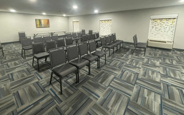 Quality Inn & Suites at Airport Blvd I-65