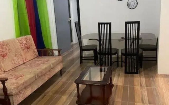 Spacious, Cozy Two Bedroom Apartment Overlooking the Beach
