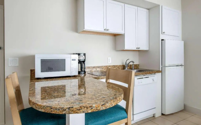 Hilton Vacation Club Crescent on South Beach Miami