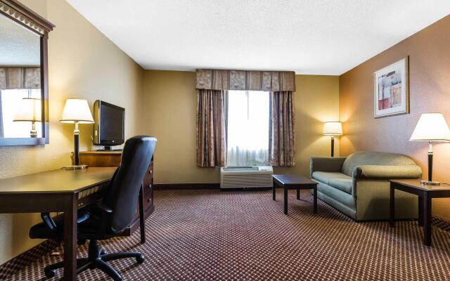 Quality Inn & Suites Bloomington University Area