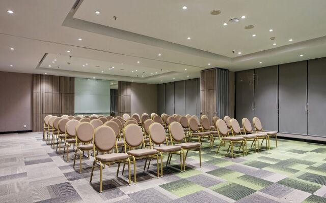 MaxOneHotels.com at Platinum Hayam Wuruk Jakarta