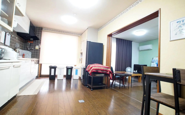 Takamatsuguesthouse AKANE