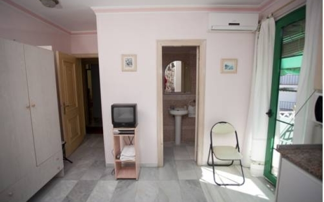 Hostal Almijara