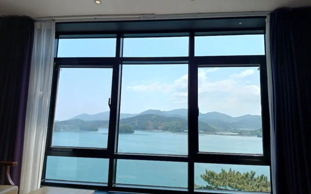 Tongyeong Bridge Hotel