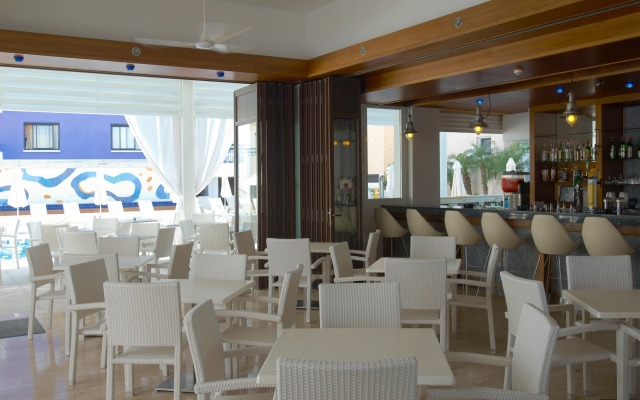 Senator Hotel Apartments - Adults Only