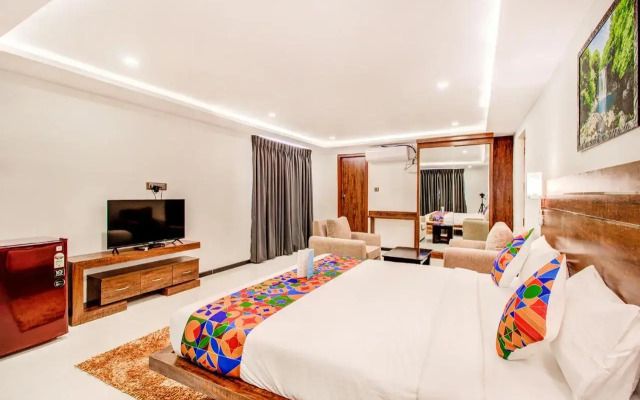 Fabhotel The Royal Suites