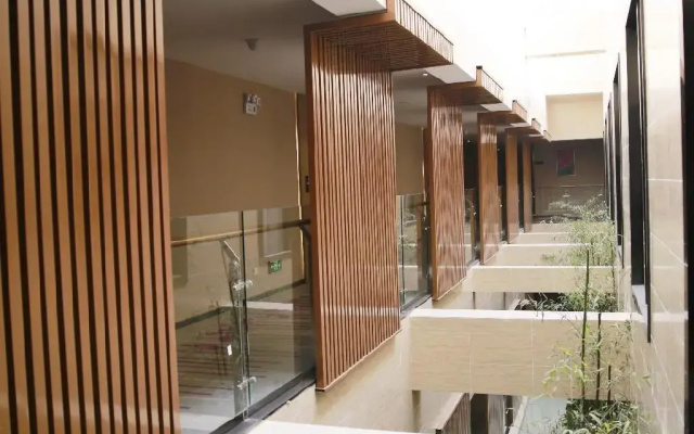 Lavande Hotel (Xi'an Fengcheng 1st Road Youth Center Metro Station Branch)