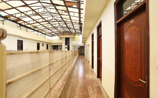 OYO 16688 Hotel Vrs