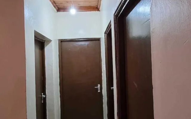 Lux Suites 2 Bedroom Donholm Bungalow