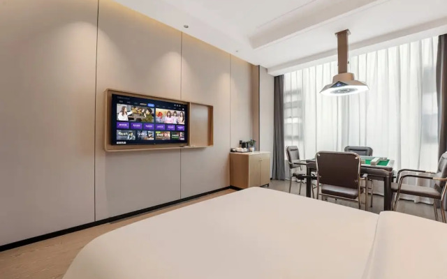 Wanzai Yijia La Maison Hotel