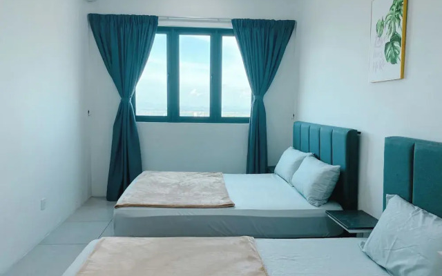 Comfy 3-Bedrooms Apartment at Meritus Residensi
