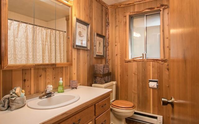 Ole' Berg's Den in Lake Wenatchee