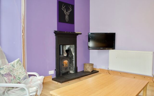 Cosy Two Bedroom Flat In Polwarth
