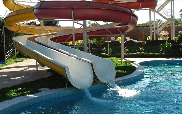 Golden Dolphin Resort Via Caldas